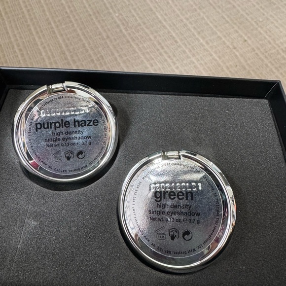 NEW TIGI Eyeshadow Duo - Purple & Green - Picture 6 of 6